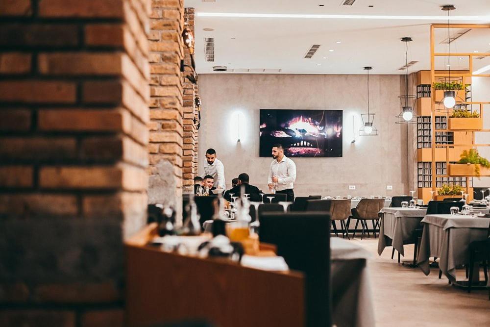 Boutique Hotel Whisky Тирана Экстерьер фото
