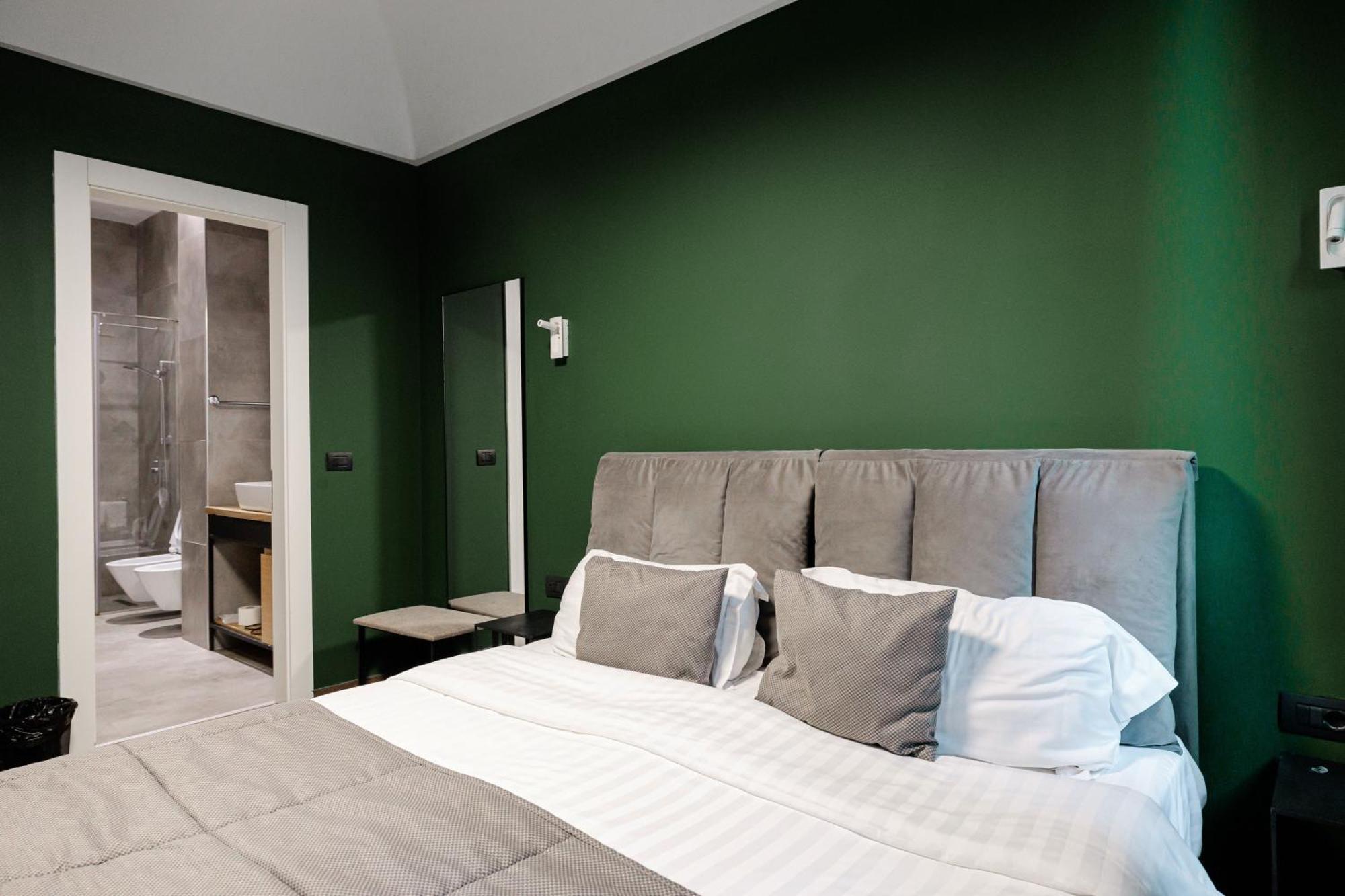 Boutique Hotel Whisky Тирана Экстерьер фото