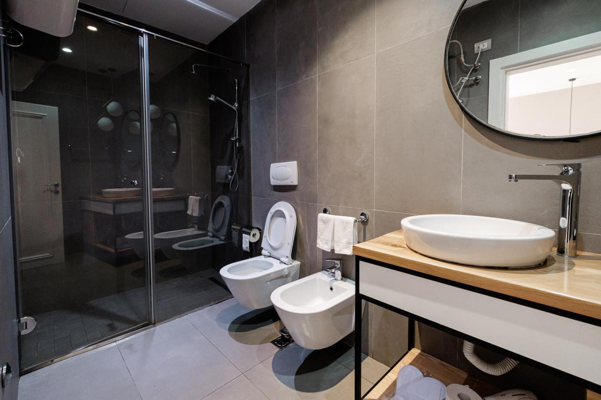Boutique Hotel Whisky Тирана Экстерьер фото