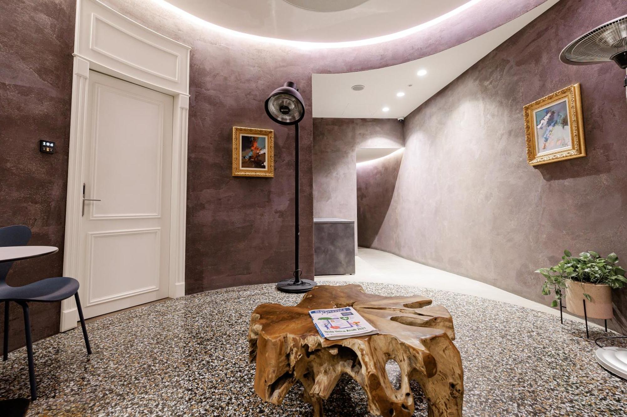 Boutique Hotel Whisky Тирана Экстерьер фото